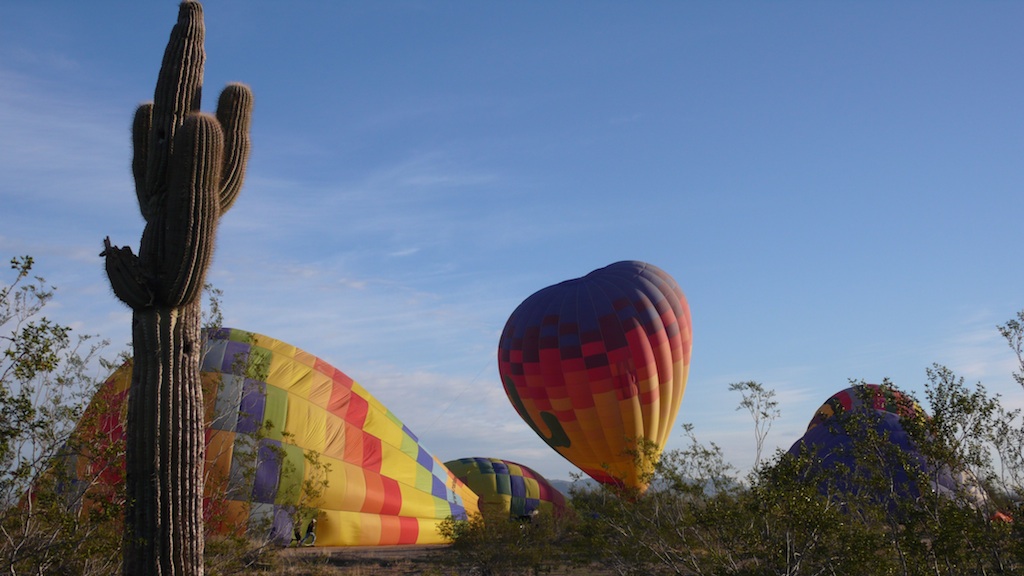Preparing to hot-air balloon over the Sonoran Desert (Source: MRNY)