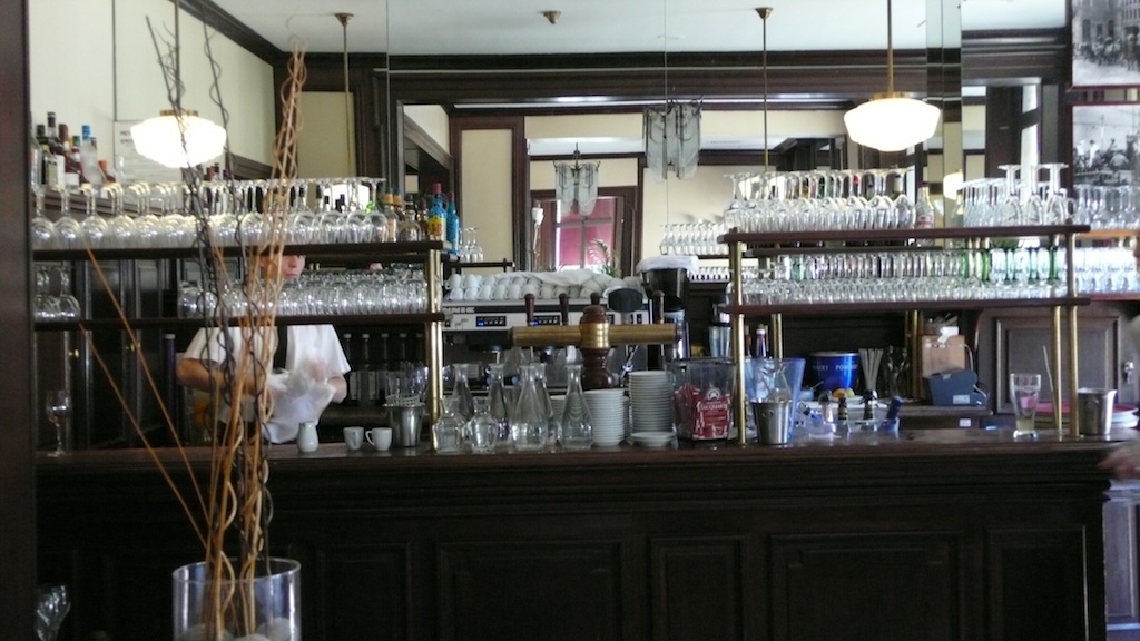 Bar at Brasserie Flo, Reims, France  (Source: MRNY) 